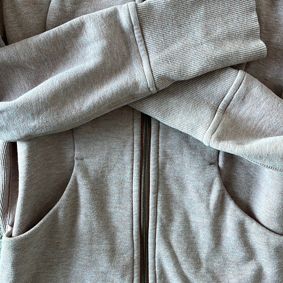 SOLD Lululemon Scuba Hoodie with Rose Gold colored zipper and thumb holes / 8 - Picture 2 of 7